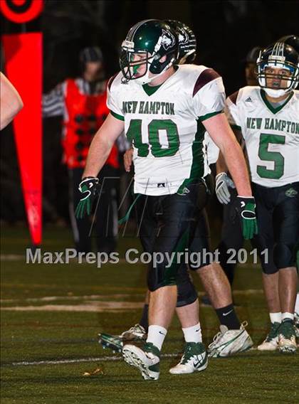 Thumbnail 2 in New Hampton vs. Governor's (Jack Etter Bowl) photogallery.