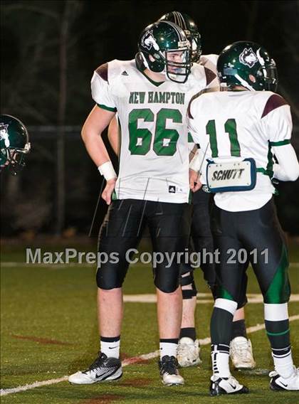 Thumbnail 1 in New Hampton vs. Governor's (Jack Etter Bowl) photogallery.