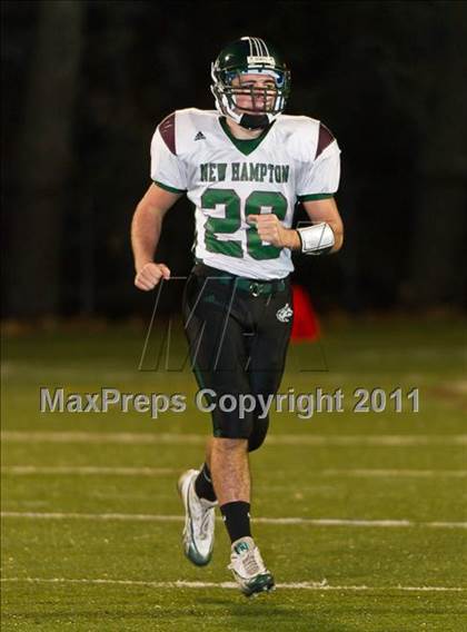 Thumbnail 2 in New Hampton vs. Governor's (Jack Etter Bowl) photogallery.