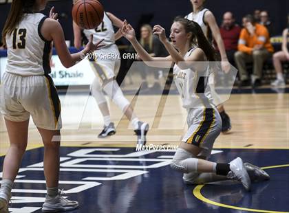 Thumbnail 3 in Sullivan Central @ University photogallery.