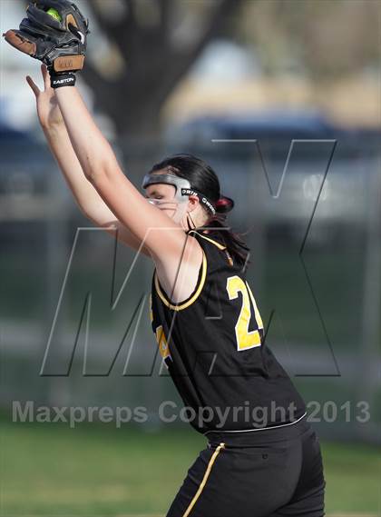 Thumbnail 2 in Golden Valley vs. Boron (High Desert Classic) photogallery.
