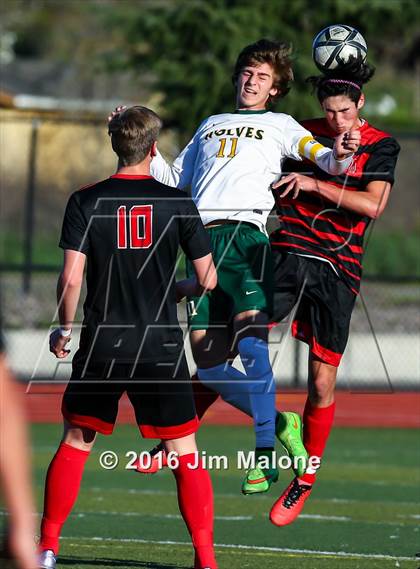 Thumbnail 3 in San Ramon Valley vs. Monte Vista (CIF NCS D1 Final) photogallery.