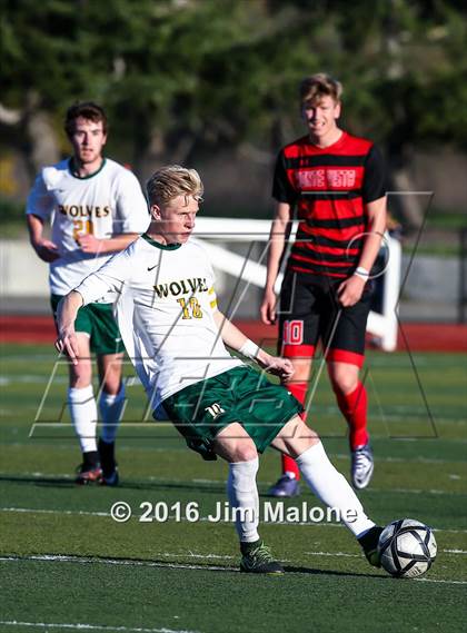 Thumbnail 2 in San Ramon Valley vs. Monte Vista (CIF NCS D1 Final) photogallery.