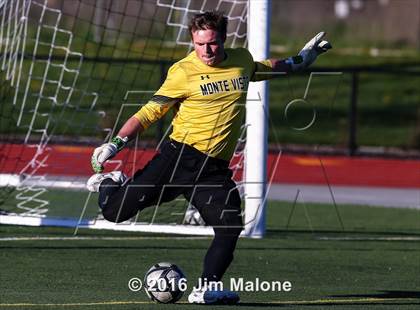 Thumbnail 3 in San Ramon Valley vs. Monte Vista (CIF NCS D1 Final) photogallery.