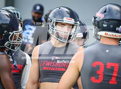 Thumbnail 2 in Collierville vs Lewisburg (U of Memphis 7v7) photogallery.