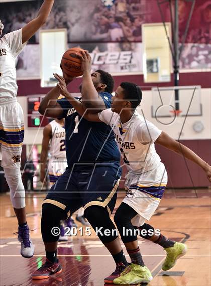 Thumbnail 2 in Salesianum vs. Martin Luther King (Kobe Bryant Classic) photogallery.