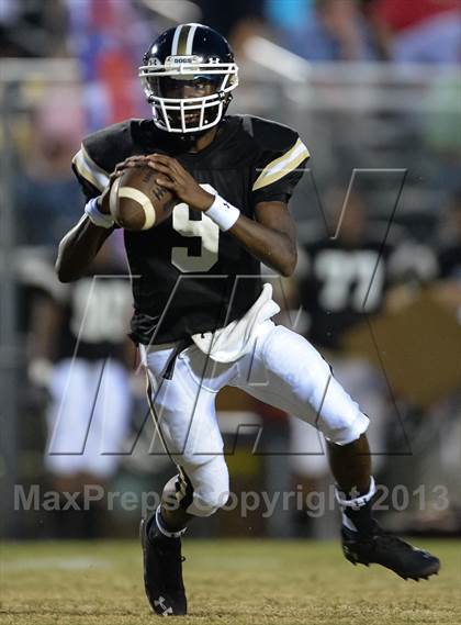Thumbnail 3 in Lugoff-Elgin @ Camden (MaxPreps Rivalry Series) photogallery.