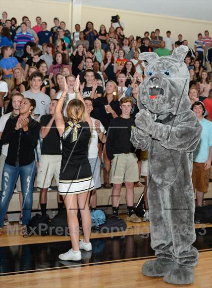 Thumbnail 2 in Lugoff-Elgin @ Camden (MaxPreps Rivalry Series) photogallery.