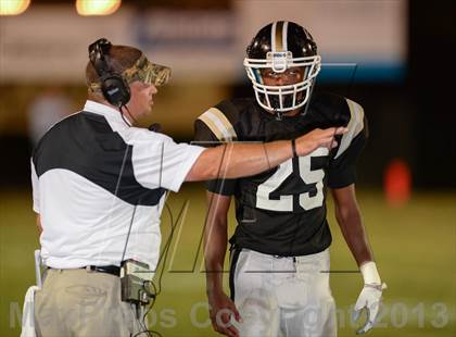 Thumbnail 2 in Lugoff-Elgin @ Camden (MaxPreps Rivalry Series) photogallery.