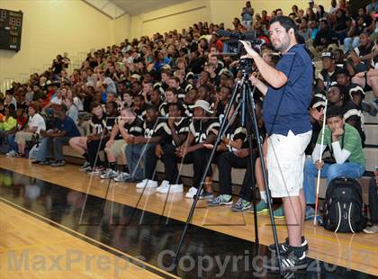 Thumbnail 3 in Lugoff-Elgin @ Camden (MaxPreps Rivalry Series) photogallery.