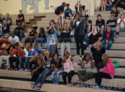 Thumbnail 3 in Lugoff-Elgin @ Camden (MaxPreps Rivalry Series) photogallery.