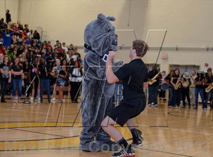 Thumbnail 2 in Lugoff-Elgin @ Camden (MaxPreps Rivalry Series) photogallery.