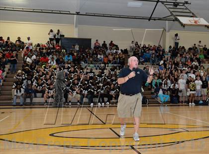 Thumbnail 3 in Lugoff-Elgin @ Camden (MaxPreps Rivalry Series) photogallery.