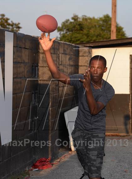 Thumbnail 1 in Lugoff-Elgin @ Camden (MaxPreps Rivalry Series) photogallery.