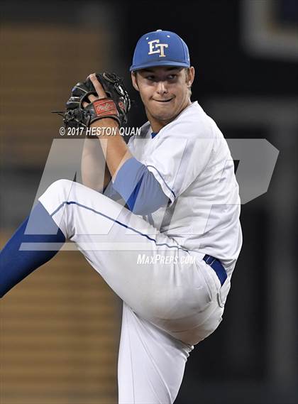 Thumbnail 1 in Corona vs El Toro (CIF-SS D1 Final) photogallery.