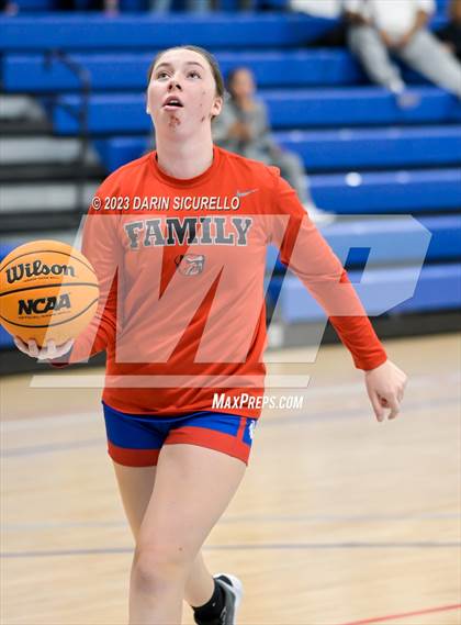 Thumbnail 2 in Folsom vs Bishop McNamara (Nike Tournament of Champions) photogallery.