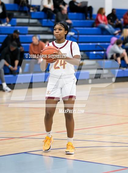 Thumbnail 2 in Folsom vs Bishop McNamara (Nike Tournament of Champions) photogallery.