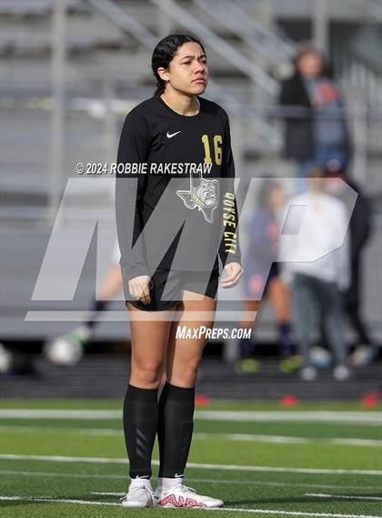 Thumbnail 2 in Royse City vs. Trimble Tech (Forney LRS Invitational) photogallery.