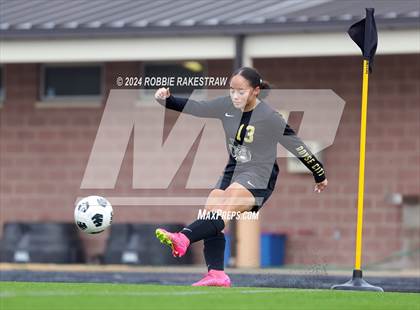 Thumbnail 2 in Royse City vs. Trimble Tech (Forney LRS Invitational) photogallery.