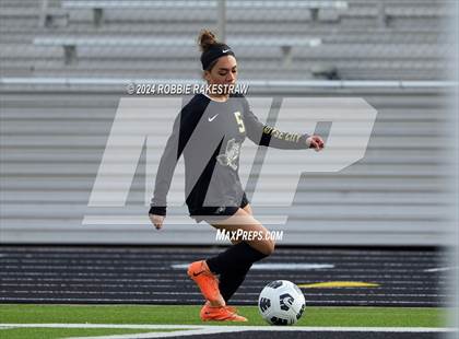Thumbnail 2 in Royse City vs. Trimble Tech (Forney LRS Invitational) photogallery.