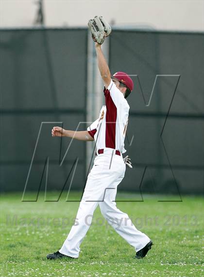 Thumbnail 2 in Los Osos vs. La Canada (Apache Invitational Tournament) photogallery.