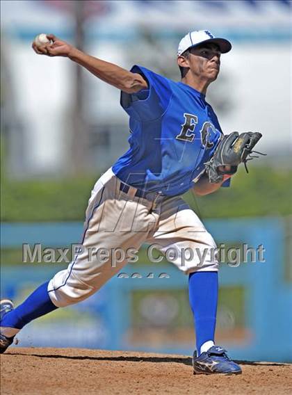 Thumbnail 2 in San Pedro vs El Camino Real (CIF LACS D1 Playoffs)  photogallery.