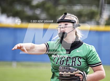Thumbnail 1 in Yorktown @ Hamilton Southeastern photogallery.