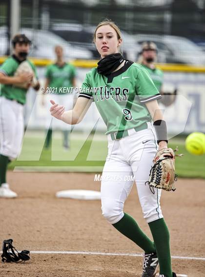 Thumbnail 3 in Yorktown @ Hamilton Southeastern photogallery.