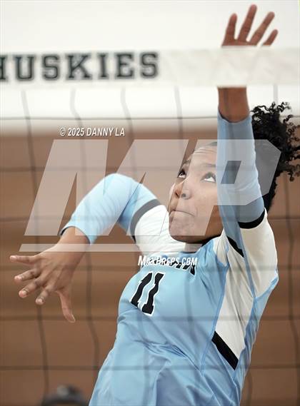 Thumbnail 2 in Oakton vs. Charles J. Colgan photogallery.