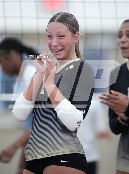 Thumbnail 3 in Oakton vs. Charles J. Colgan photogallery.