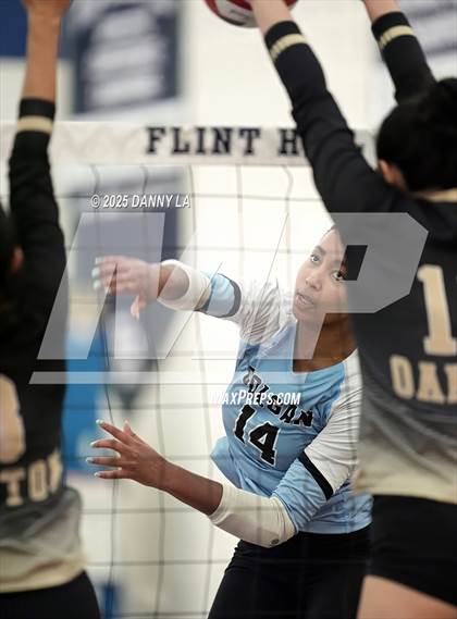 Thumbnail 2 in Oakton vs. Charles J. Colgan photogallery.