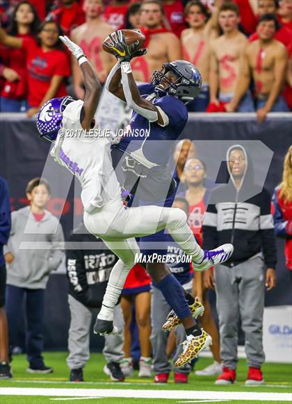 Thumbnail 2 in Angleton vs. Manvel (UIL 5A D1 Semifinal) photogallery.