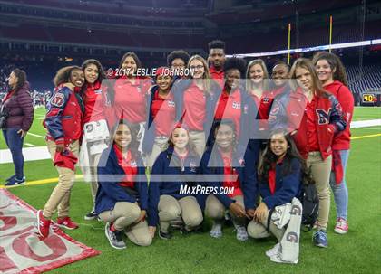Thumbnail 3 in Angleton vs. Manvel (UIL 5A D1 Semifinal) photogallery.