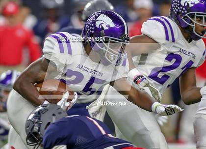 Thumbnail 2 in Angleton vs. Manvel (UIL 5A D1 Semifinal) photogallery.