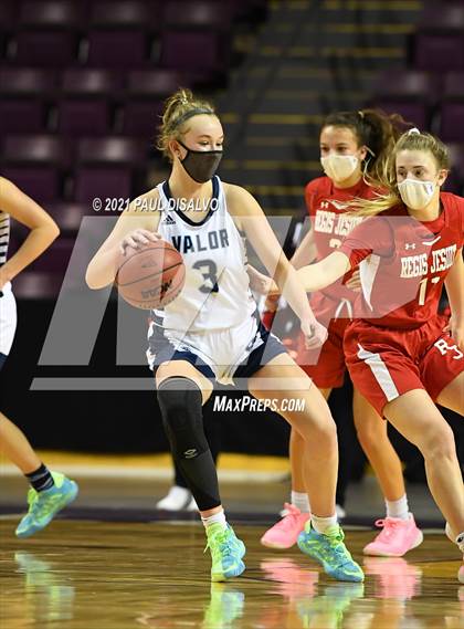 Thumbnail 3 in Regis Jesuit vs. Valor Christian (CHSAA 5A State Final) photogallery.