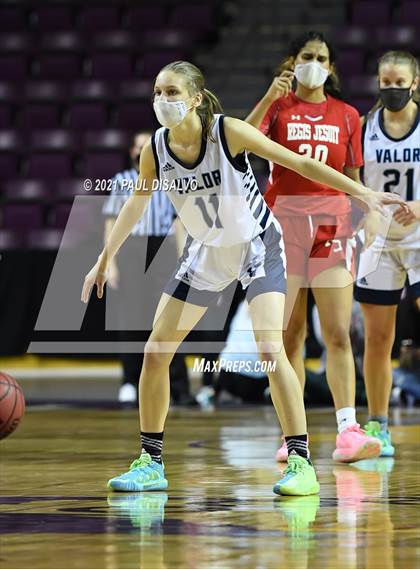 Thumbnail 3 in Regis Jesuit vs. Valor Christian (CHSAA 5A State Final) photogallery.