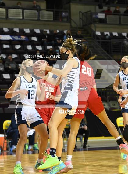 Thumbnail 2 in Regis Jesuit vs. Valor Christian (CHSAA 5A State Final) photogallery.