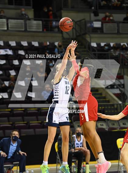 Thumbnail 1 in Regis Jesuit vs. Valor Christian (CHSAA 5A State Final) photogallery.