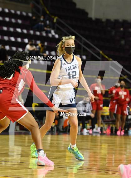 Thumbnail 3 in Regis Jesuit vs. Valor Christian (CHSAA 5A State Final) photogallery.