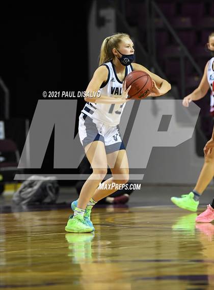 Thumbnail 3 in Regis Jesuit vs. Valor Christian (CHSAA 5A State Final) photogallery.