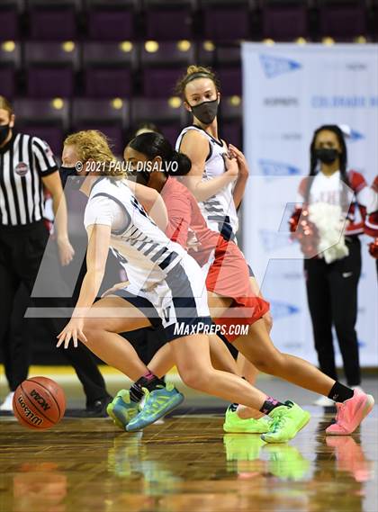 Thumbnail 2 in Regis Jesuit vs. Valor Christian (CHSAA 5A State Final) photogallery.