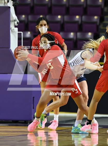 Thumbnail 3 in Regis Jesuit vs. Valor Christian (CHSAA 5A State Final) photogallery.