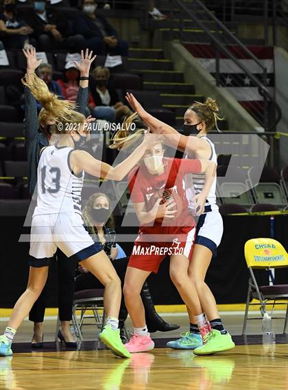Thumbnail 1 in Regis Jesuit vs. Valor Christian (CHSAA 5A State Final) photogallery.