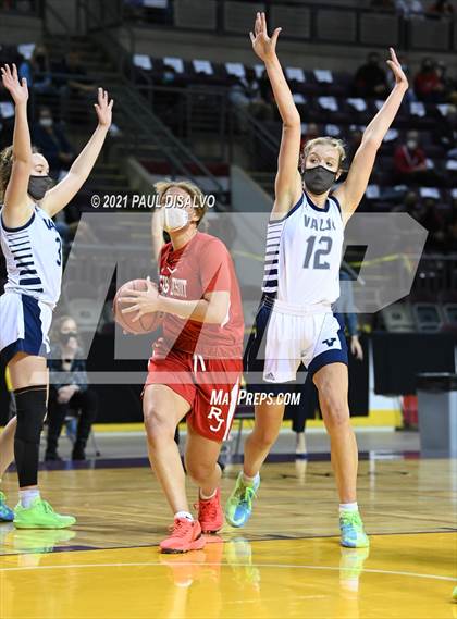 Thumbnail 2 in Regis Jesuit vs. Valor Christian (CHSAA 5A State Final) photogallery.