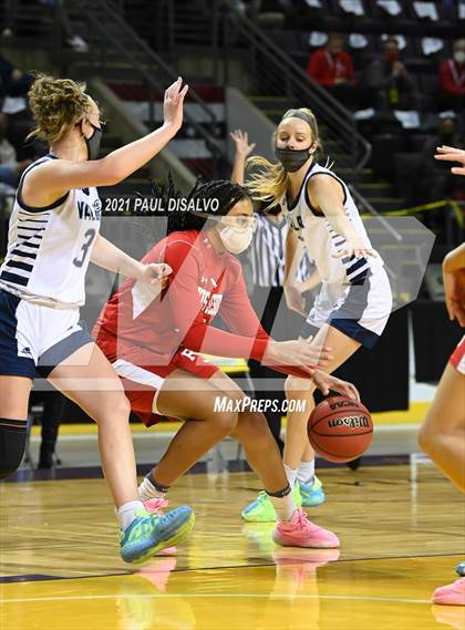 Thumbnail 1 in Regis Jesuit vs. Valor Christian (CHSAA 5A State Final) photogallery.