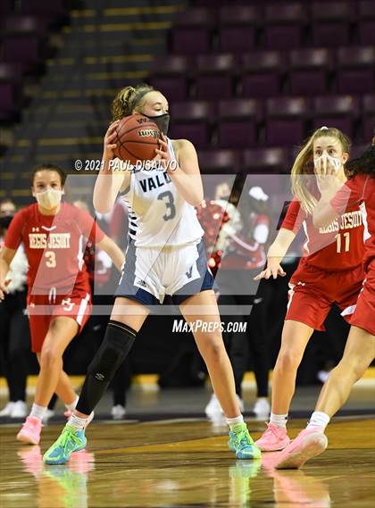 Thumbnail 1 in Regis Jesuit vs. Valor Christian (CHSAA 5A State Final) photogallery.