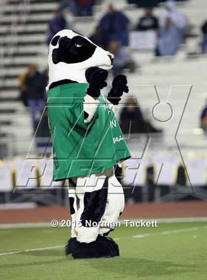 Thumbnail 2 in Topeka @ Derby (KSHSAA 6A 1st Round) photogallery.