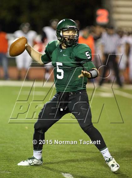 Thumbnail 1 in Topeka @ Derby (KSHSAA 6A 1st Round) photogallery.