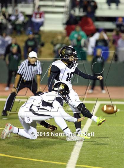 Thumbnail 2 in Topeka @ Derby (KSHSAA 6A 1st Round) photogallery.