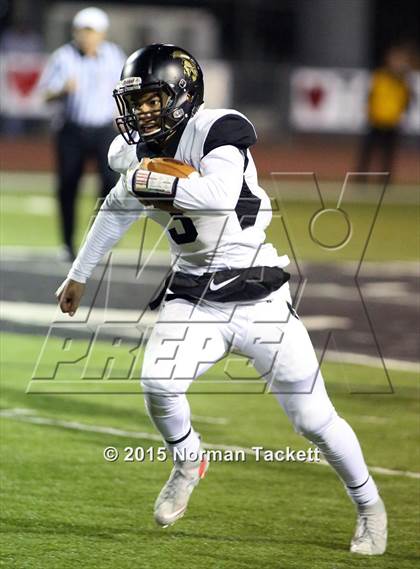 Thumbnail 3 in Topeka @ Derby (KSHSAA 6A 1st Round) photogallery.